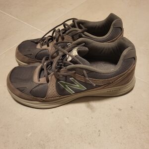 New Balance Men's Gray Athletic Shoes